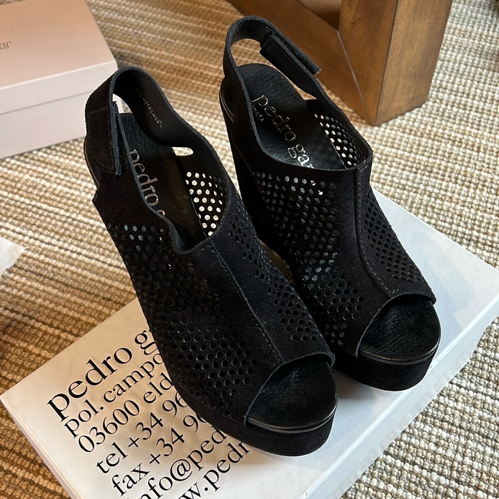 Pedro Garcia Tonya Wedge